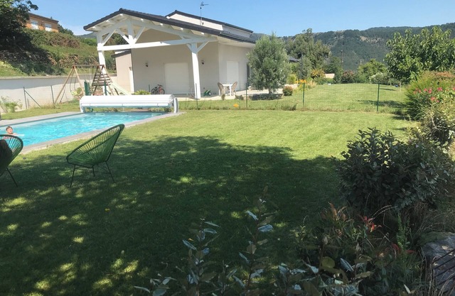 Villa de 200 m², Nichée au Cœur de l Ardèche Avec sa Piscine Privée