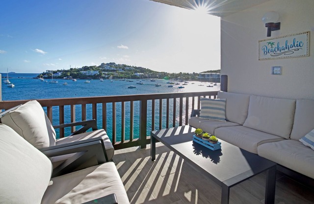 Villa Del Mar - Ocean Front Renovated Condo at Cowpet Bay