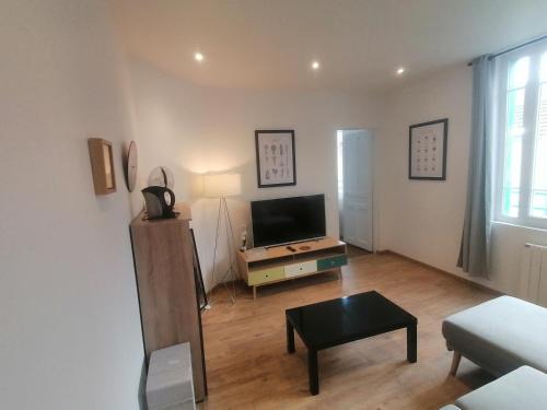 Villa des Roses - Appart T2, 31m2, 1er étage, vue jardin, "Le scandinave"