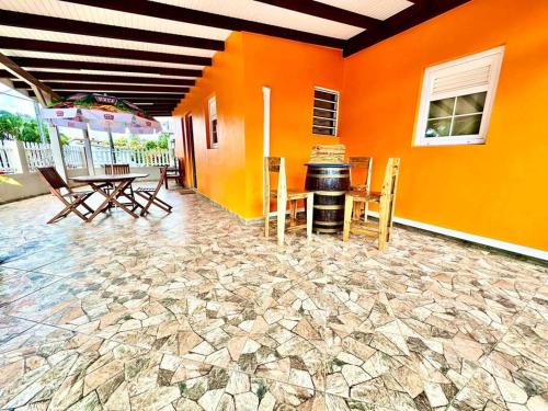 Villa Dom's Evasion