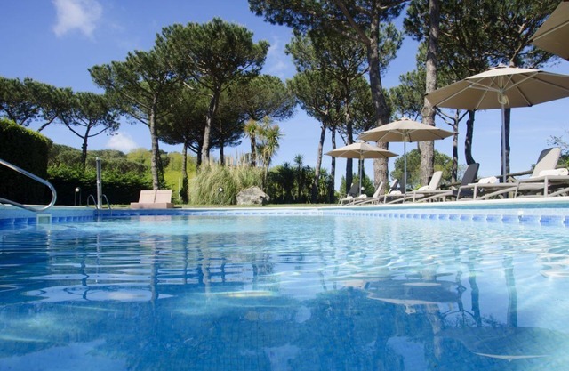 VILLA DUE GOLFI - Eleven Bedroom Resort, Sleeps 30
