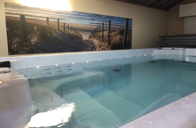 Villa Dune & Spa 8 people, 50 m sea, indoor swimming jacuzzy