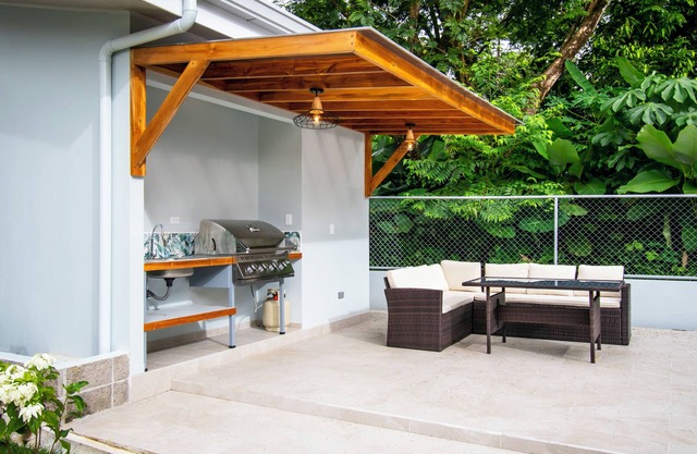 Villa El Perezoso, hot tub, close 2 beach!