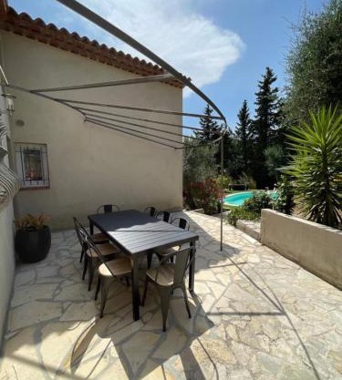 Villa Emery 555