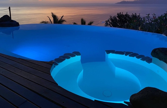 Villa exceptionnelle avec bain à remous et terrasse offrant une vue sur l'océan