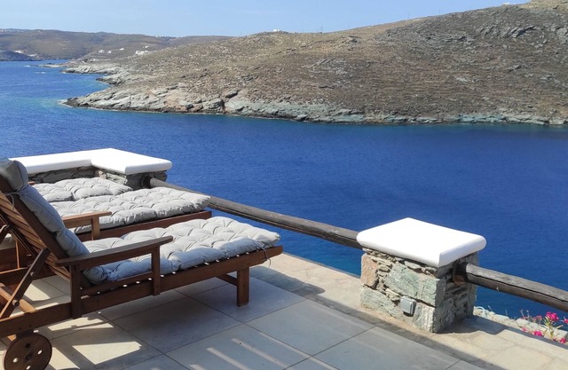 Villa FANI.Spectacular sea view and walking-distance approach to 3 top beaches!