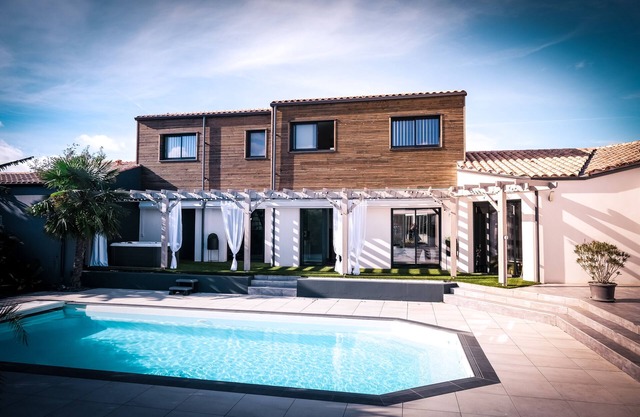 Villa Aixkeys Contemporaine Avec Grande Piscine et 5 min Plages Fouras