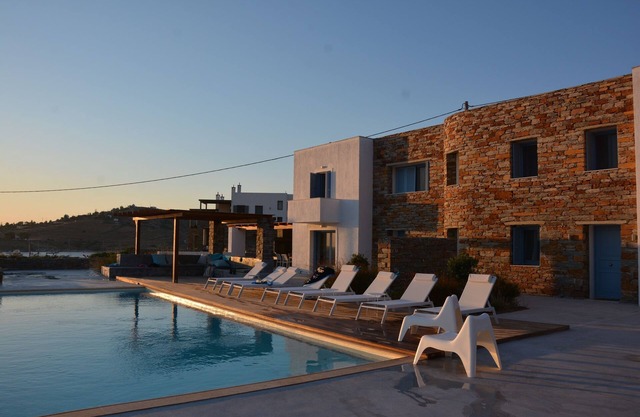 Villa Frear II with infinity pool