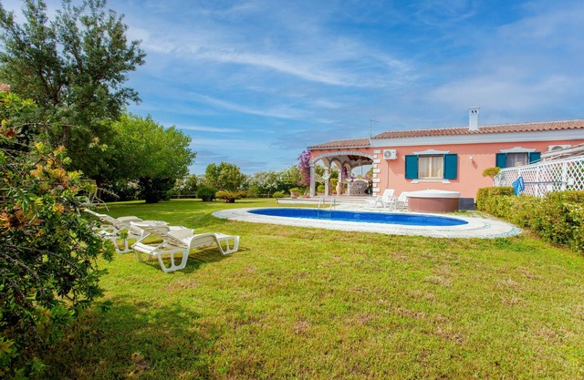 "Villa Funtana Cortese" with Private Pool, Wi-Fi & Air Conditioning