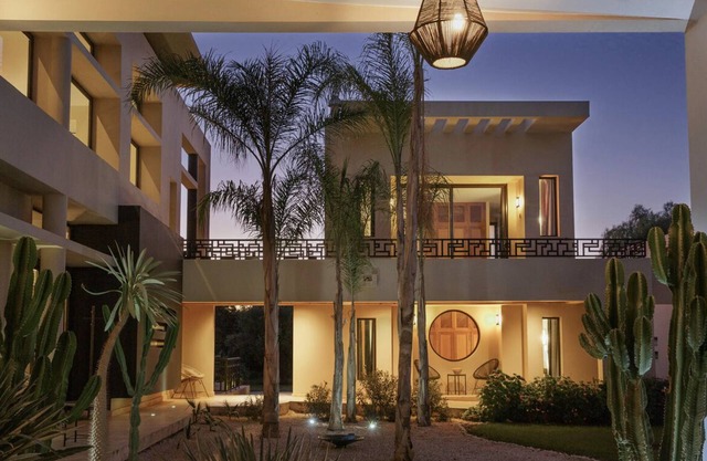 Villa GATSBY Marrakech,18 guests 15 mn center, swimming pool, heated jacuzzi