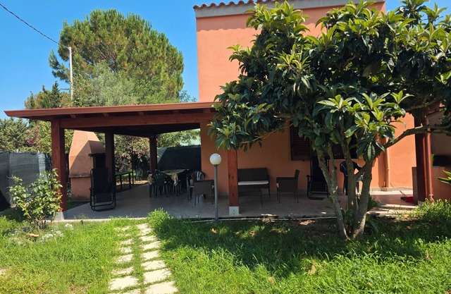 Villa "Giulia Grande" in rural area near the sea with mountain view and garden