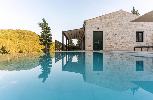 Villa Hill View Ena - One Bedroom Villa, Sleeps 4
