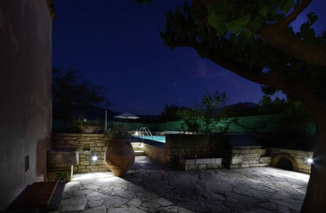 Villa in Crete with Vineyard Experience