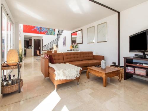 Villa in Granada with Sea Views & Pool, cleaning included