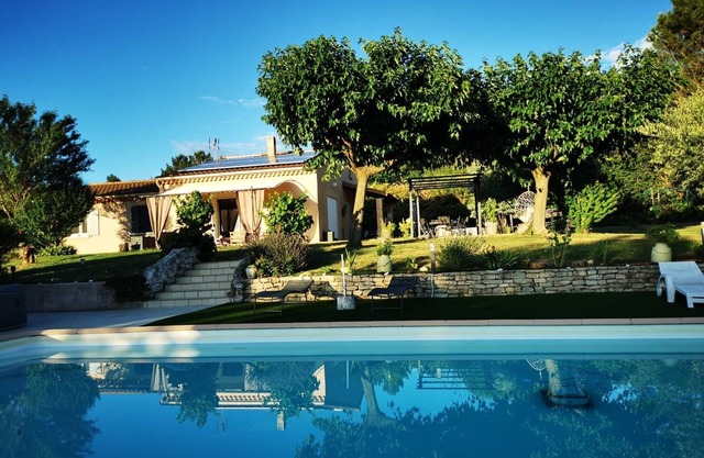 Villa in Provencal Drome with open views and pool