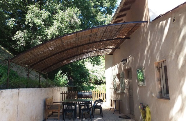 Villa in the heart of a wooded environment. All comfort, calm, in 5mn of the conveniences