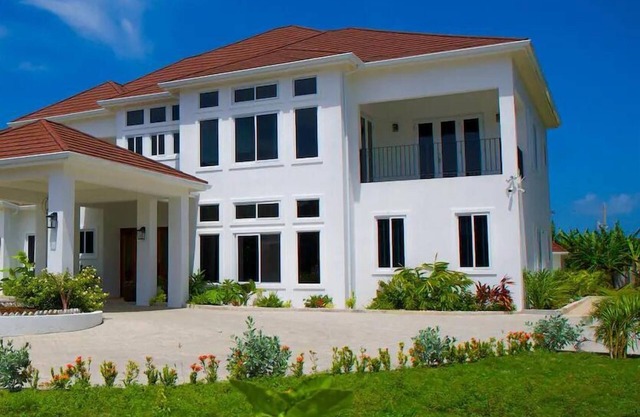 Villa Jen: Serene Poolside Haven at Mammee Bay, Jamaica