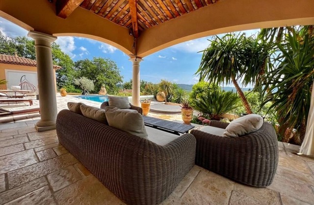 villa Joséphine magical view of Esterel swimming pool and jacuzzi