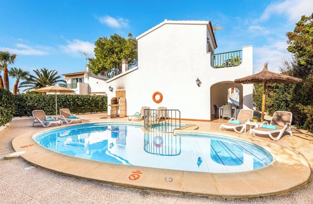 Villa Karoline - Four Bedroom Villa, Sleeps 8