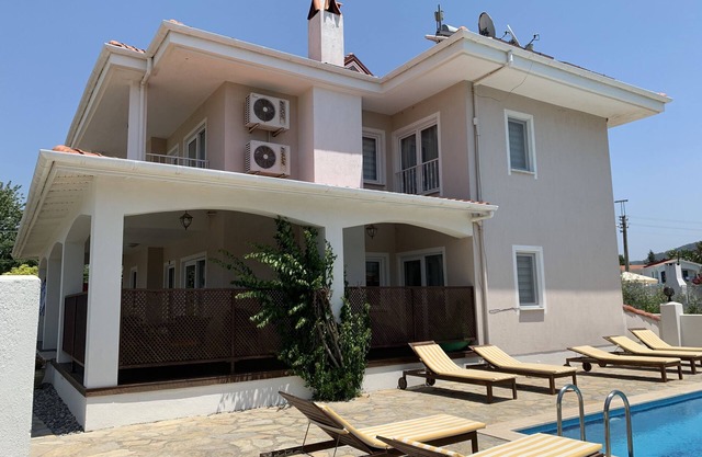 VILLA KOTARE - A 6-BEDROOM VILLA SPLIT INTO 2 UNITS - 10% DICOUNT FOR 2025 ONLY