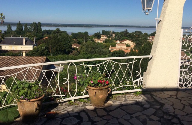 Villa la Cerisaie - Magnificent views of the Gironde Estuary