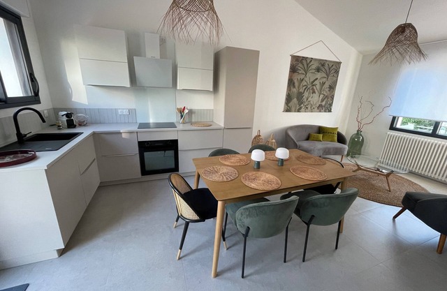 "Villa la plage" Renovated family villa in a quiet location 2 minutes' walk from the beach