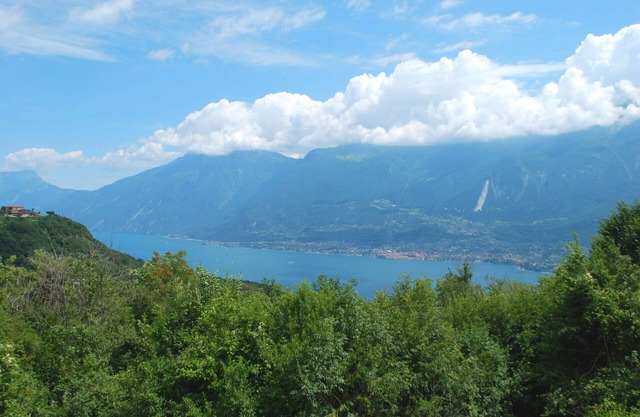 Villa Lago - Theater Home, with garage and beautiful lake view
