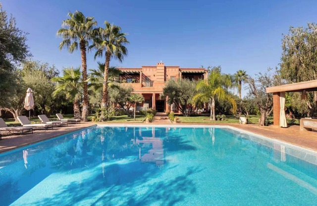 Villa Layyine avec personnel, spa, sports