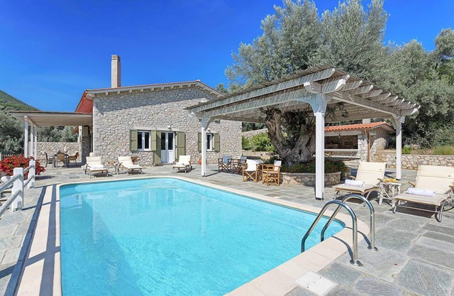 Villa Leda - Four Bedroom Villa, Sleeps 8