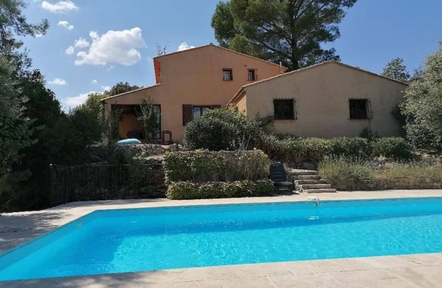 Villa Les Agrions avec piscine