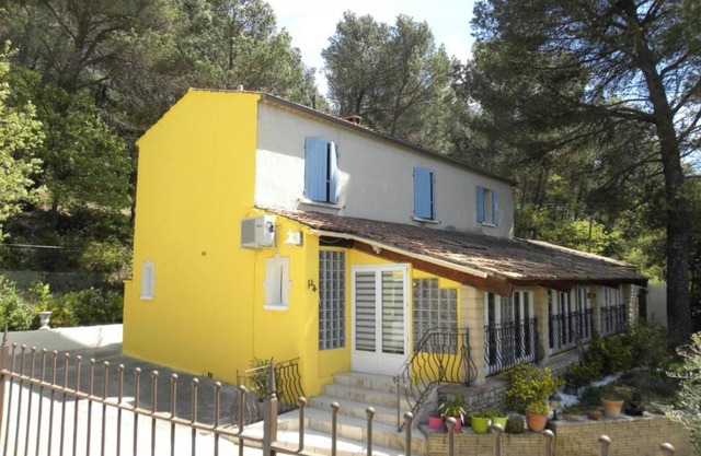 Villa "Les Vallons" with private pool, garden, and Wi-Fi
