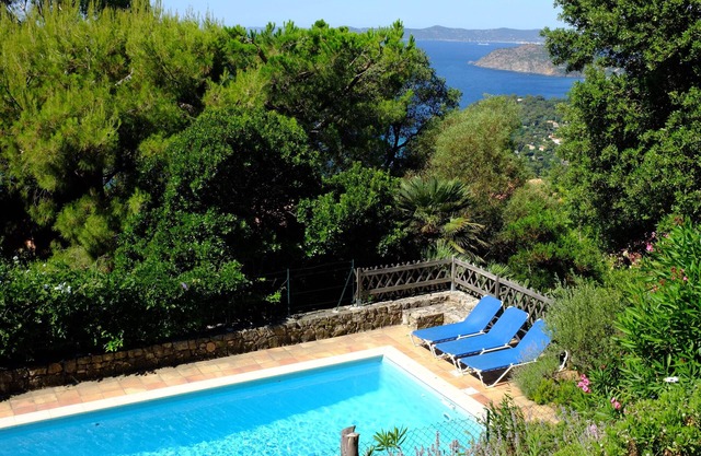 Villa located in the upper Rayol with a beautiful sea view on the islands of gold