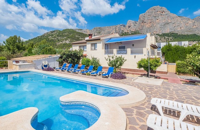 Villa 'Mar Y Montaña La Marina' with Sea View, Private Pool and Air Conditioning