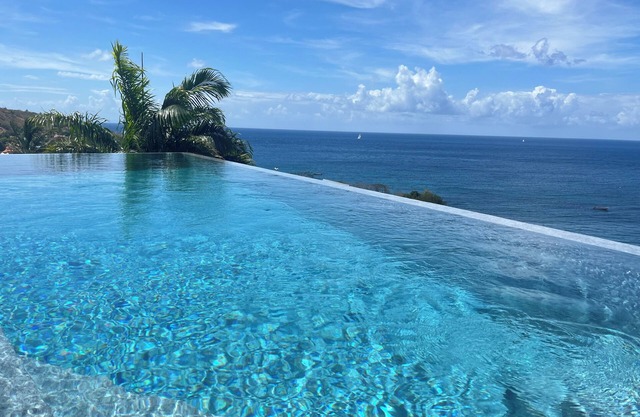 Villa Marine Blue rental house PMR with swimming pool and sea view