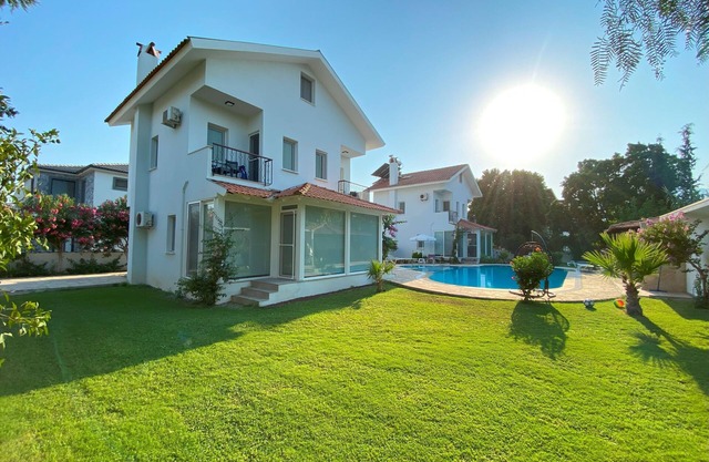 Villa Marti 2 Villas in one Land-with private pool-12 sleeps