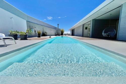 Villa Matavai Bay - incredible view on the ocean and sunset with pool
