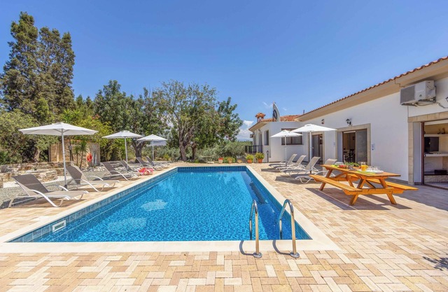 Villa Meadowlands - Five Bedroom Villa, Sleeps 10