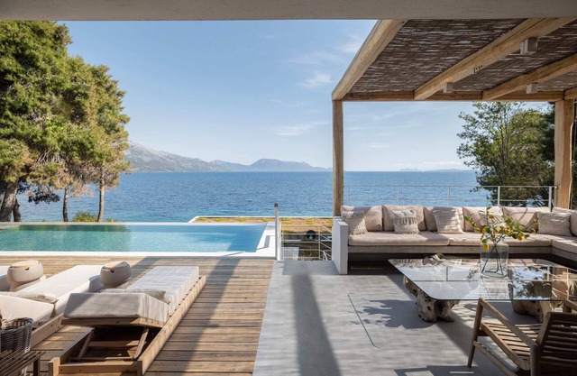 Villa Mia Terra. Stunning Beachfront Villa.