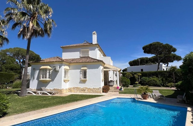 Villa Migusto - Fantastic family holiday home with private pool in quiet location