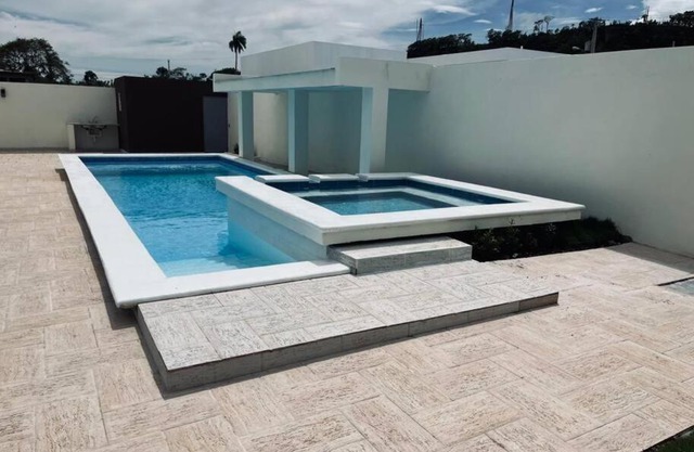 Villa minutes from the beach