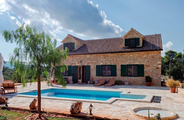 Villa Miranda, (15172), Stari Grad, hr