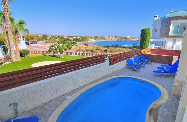 Villa Morfou Tessera - 4 bedrooms with sea and sunset views - Great for beach.
