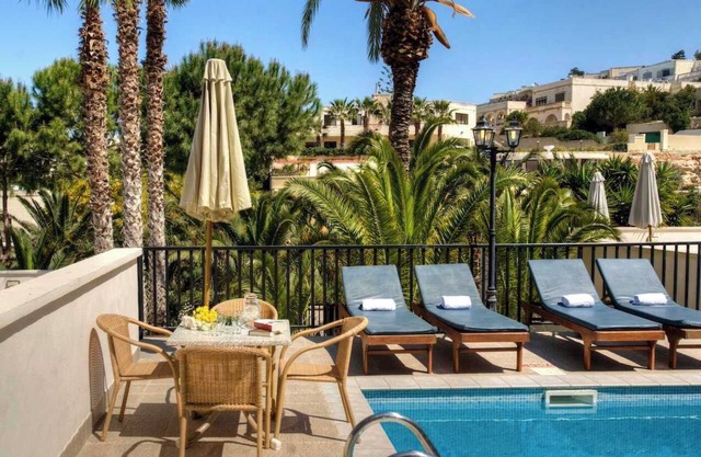 Villa Narcis~ 2 BR Villa with Private Pool & Views