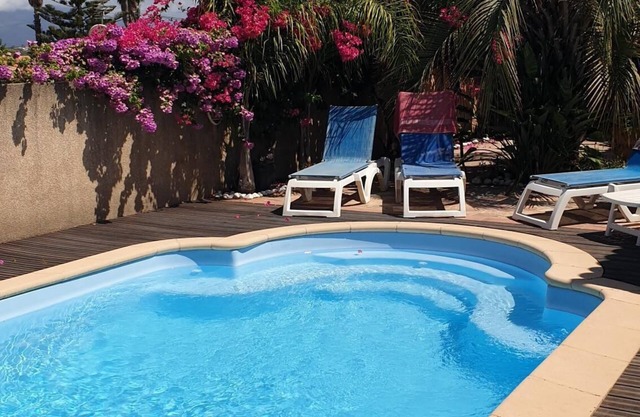 Villa near the beach with private pool and rental cars