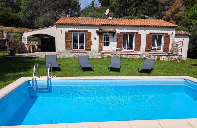 Villa Olivaie St Ange, between Nice and Saint Paul de Vence 6 people