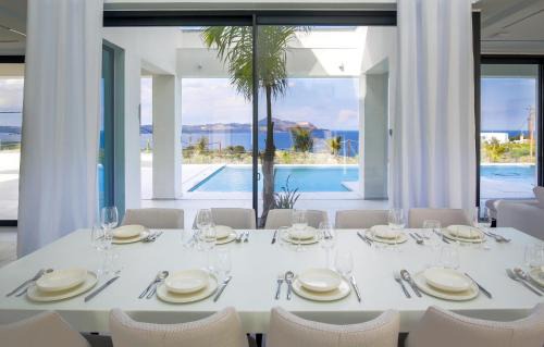 Villa OMORFI
