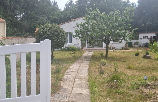 Villa on 1300 M2 land between Palmyre and Saint Palais