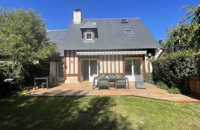 Villa on Deauville, near beach, area of ​clairefontaine (swimming pool and tennis)