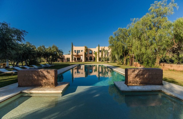 Villa on one hectare with large private swimming pool, very close to Marrakech