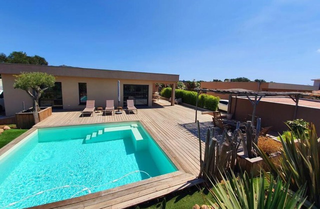 Villa Onda piscine chauffée 3 ch plage 1 km de la plage